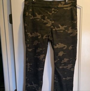 New York & Company Camouflage High Waist Leggings
